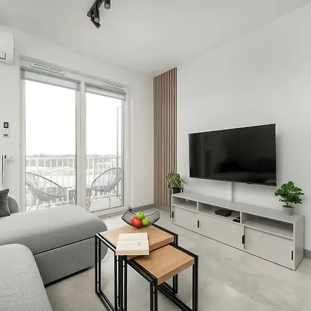 شقة Air-conditioned With Parking And Balcony By Renters
