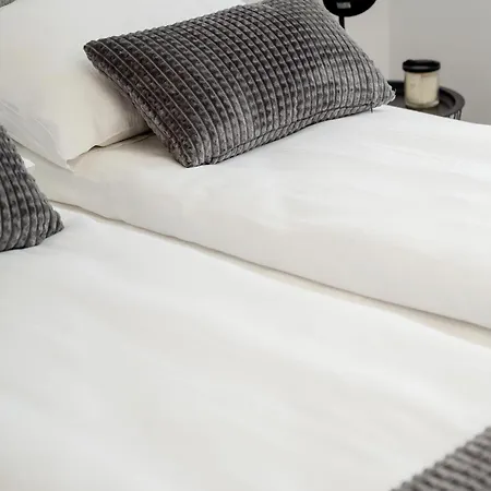 Air-conditioned With Parking And Balcony By Renters Wrocław