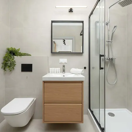 Apartamento Air-conditioned With Parking And Balcony By Renters *